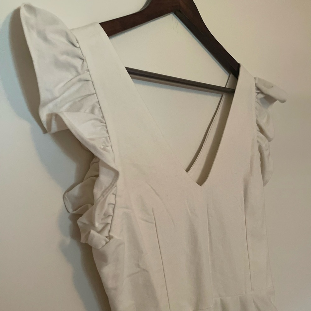 Elegant Cream/White Ruffle Sleeve Dress